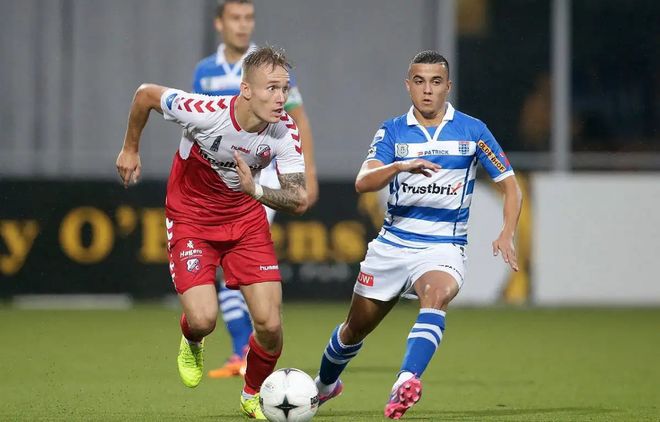 键时刻挺身 键时刻挺身